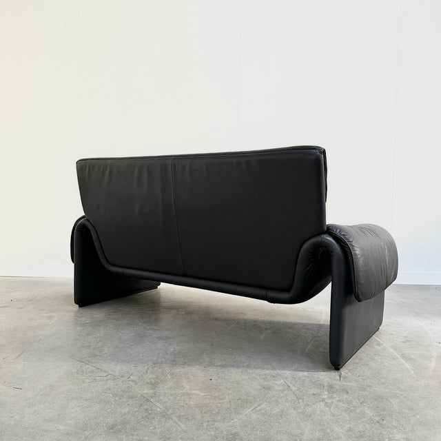 DS 2011 2-Seater Sofa in Black Leather from de Sede, Switzerland, 1980s, in Good conditions. Designed 1980 to 1989 This...