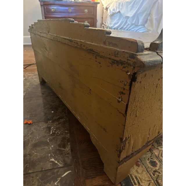 Original Cavalier chest, circa 1930s–1950s Cedar-lined interior with functioning lid Vintage crackle-painted exterior (not...