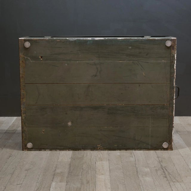 World War 2 Era Military Trunk C.1940 For Sale - Image 9 of 12
