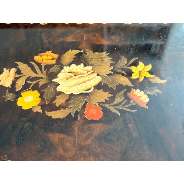 Hollywood Regency Vintage 1960s Italian Marquetry Octagonal Gallery Tray With Brass Rail & Floral Inlay For Sale - Image 3 of 4