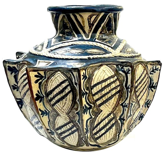 1970s 1970'a South African Rorke's Drift Stoneware Pottery Vessel by Dinah Molefe For Sale - Image 5 of 9