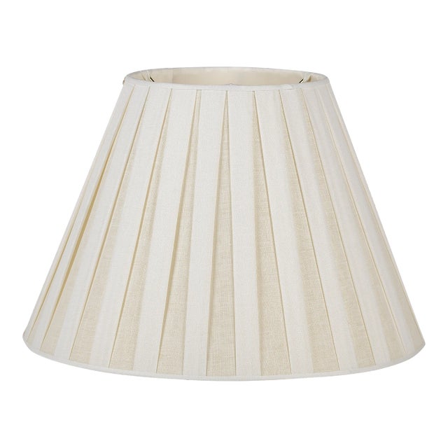 Bunny Williams Home Box Pleat Linen Lampshade, Medium For Sale