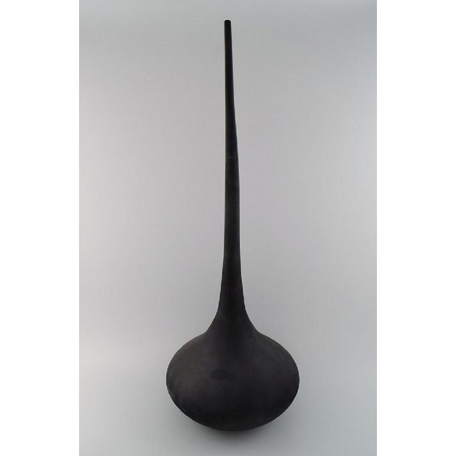 Colossal drop-shaped Murano vase in matt black mouth-blown art glass. Limited edition 36/300. Italian design, late 20th...