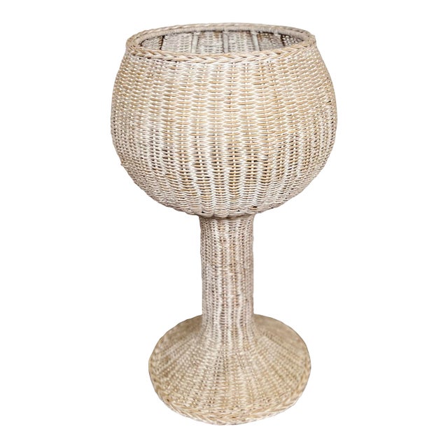 Vintage Retro Round Tulip Base Wicker Planter For Sale