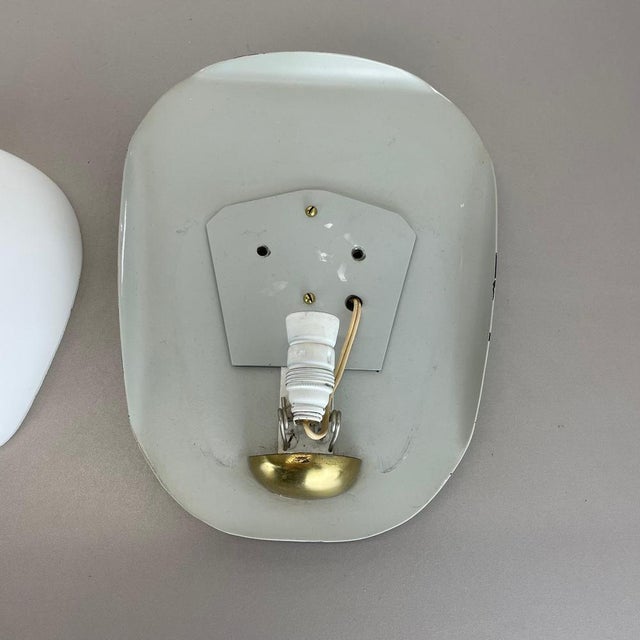 Shell Wall Light attributed to Wilhelm Wagenfeld for Peill & Putzler, Germany, 1950s For Sale - Image 9 of 18