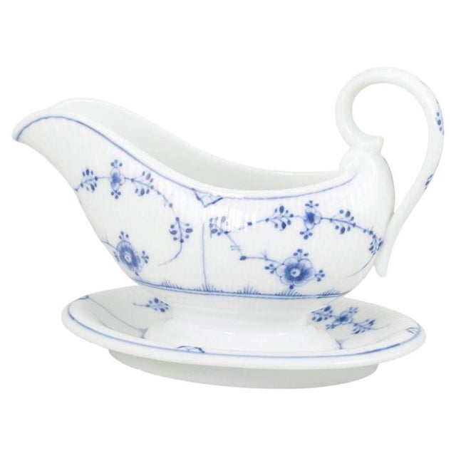 Early 20th Century Blue Fluted Plain Porcelain Sauce Boat from Royal Copenhagen, Early 1900s For Sale - Image 5 of 5