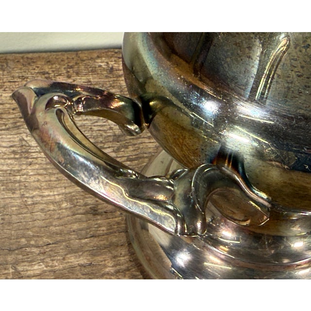 Metal Vintage Oneida Silver Plated Champagne Cooler Ice Bucket With Scroll Handles For Sale - Image 7 of 9