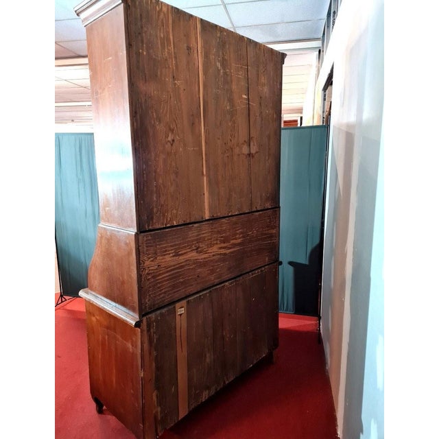 Louis XV Curved Scriban Dresser in Walnut For Sale - Image 3 of 4