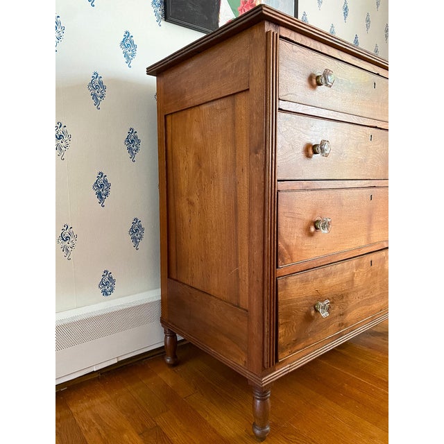 Antique Early 1800s Western Maryland Neoclassical Walnut Chest of Drawers For Sale - Image 4 of 14