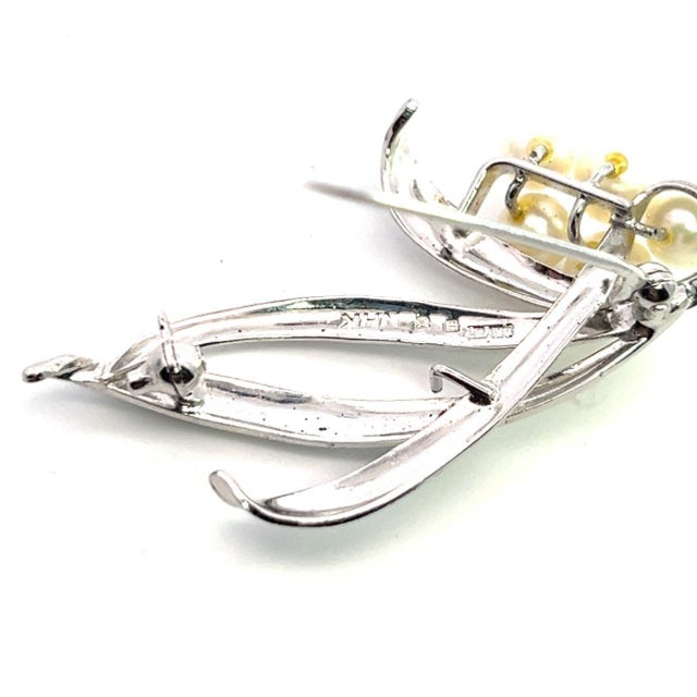 White 1990s Mikimoto Estate Akoya Pearl Brooch 6.40-5.30 mm Silver For Sale - Image 8 of 8