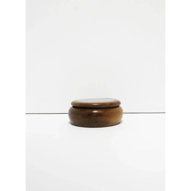 Mid-Century Modern Brazilian Agate Onyx and Wood Round Jewelry or Trinket Box, Brazil, 1980s For Sale - Image 3 of 11