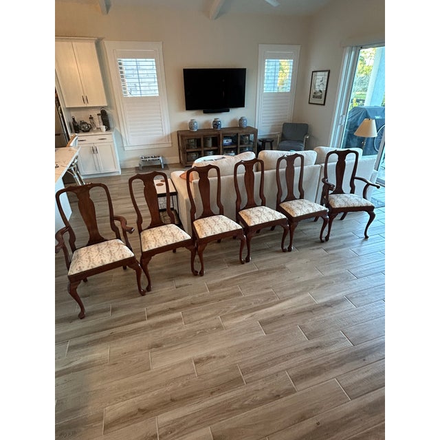 Queen Anne 1990s Henkel Harris Set of 8 Queen Anne Style Dining Chairs For Sale - Image 3 of 6
