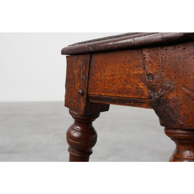 Antique English Oak Farmhouse Bench, United Kingdom, 1850s For Sale - Image 6 of 12