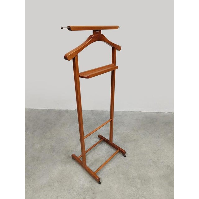 Beautiful, sleek mid-century design valet stand, designed by Ico Parisi for Fratelli Reguitti Italy. Dating from the 1960s...
