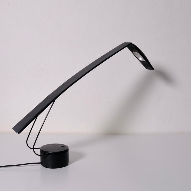 Black Dove Desk Lamp by Mario Barbaglia & Marco Colombo for Paf Studio, 1980s For Sale - Image 8 of 17