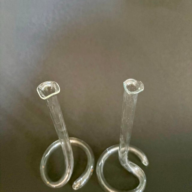 Vintage Glass Tube Bud Vases – Elegant Minimalist Clear Glass Single Stem Vases For Sale In Miami - Image 6 of 8
