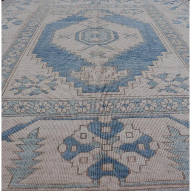 Mid 20th Century Vintage Turkish Oushak Rug With Medallion Design in Blue, Lt. Blue & Ivory For Sale - Image 10 of 13