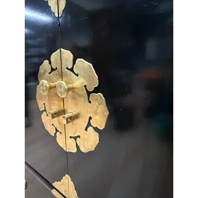 Wood Mid-Century Japanese Isho-Tansu Chest in Black Lacquer With Gilt Brass Hardware – Kiri Wood For Sale - Image 7 of 10