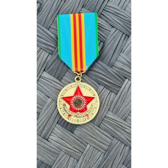 Asian Rare Kazakhstan Special Forces 20th Anniversary Medal 1992-2012 Red Star Original Ribbon For Sale - Image 3 of 9