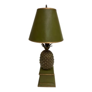 Vintage Hollywood Regency Brass Pineapple Table Lamp With Hand-Painted Green Shade - Newly Painted For Sale