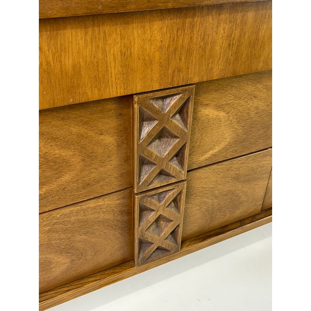 Mid-Century Modern Mid-Century Modern Bassett "Zenith" Walnut Triple Dresser For Sale - Image 3 of 14
