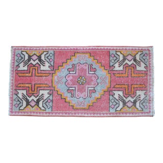 1970s Pink Hand Knotted Small Turkish Rug - 1'7" X 3'2" For Sale