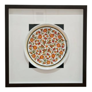 Handmade Turkish Yıldız Porcelain Plate in Shadowbox Frame – Floral Motif, TBMM Milli Saraylar Edition (2010) For Sale