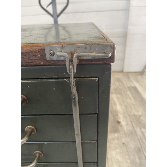 A -358 vintage iron chest of drawers for paitings or industrial drawings +- 1950 in very good original condition for all...