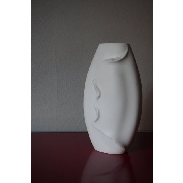 1960s Vintage German Vase in Biscuit Porcelain from AK Kaiser, 1960s. For Sale - Image 5 of 6