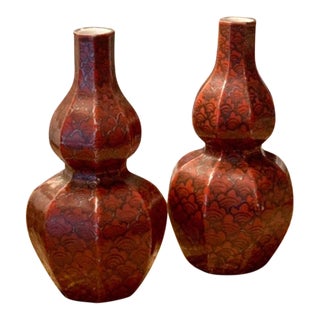 Mid 20th Century Japanese Kutani Hulu Double Gourd Octagon Vases With Silver Inlay- Set of 2 For Sale