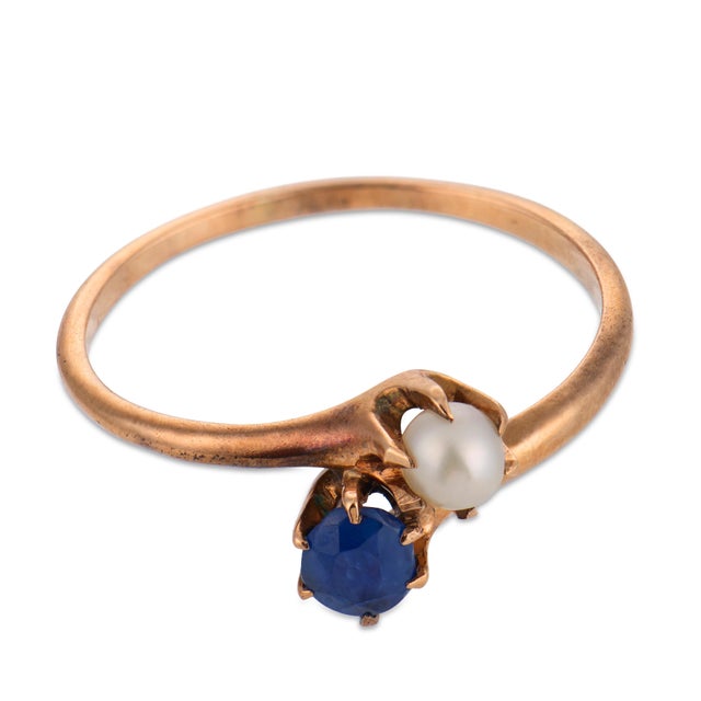 Victorian Early 20th Century Victorian Sapphire Pearl Low Karat Gold Toi Et Moi Ring, Size 6.25 For Sale - Image 3 of 6