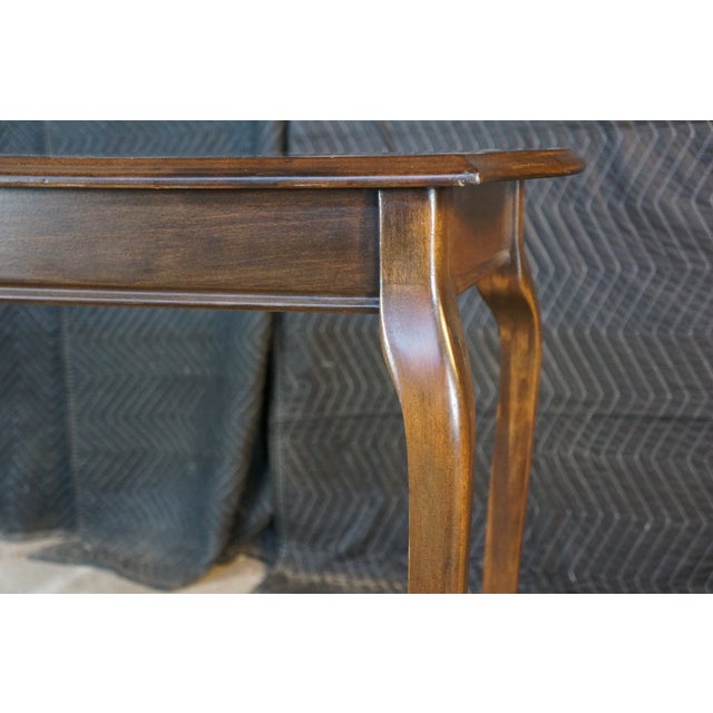 Vintage Queen Anne Style Mahogany Sofa Console Hall Entry Table For Sale - Image 12 of 17