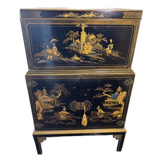 Chinoiserie Black Lacquer Cabinet / Dry Bar With Hand-Painted Gilt Scenes, Mid–Late 20th Century For Sale