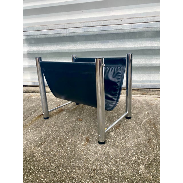 1970s Chrome and Black Vinyl Rack Magazine. For Sale - Image 9 of 12