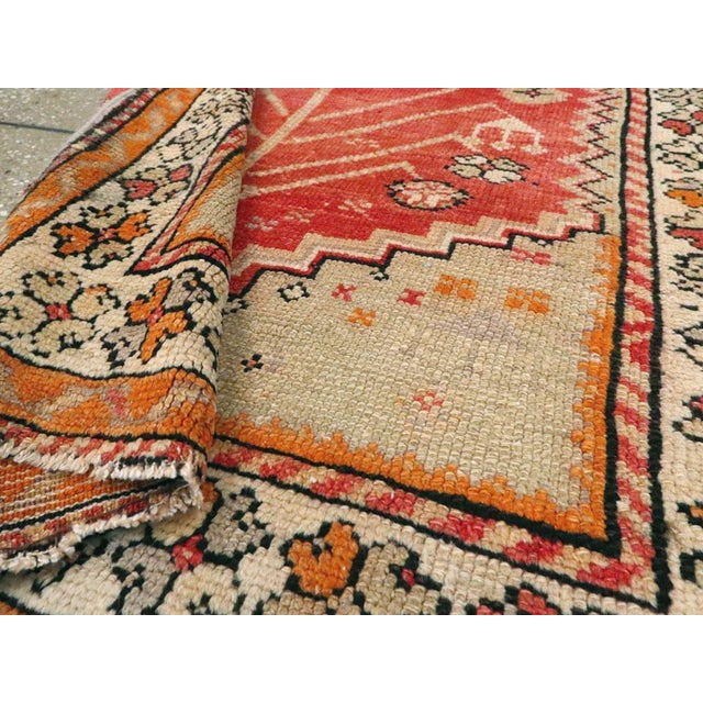 Galerie Shabab Collection Mid-20th Century Turkish Anatolian Throw Rug For Sale In New York - Image 6 of 6