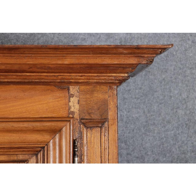 Baroque Narrow Cabinet in Walnut, France, 1700s For Sale - Image 13 of 18