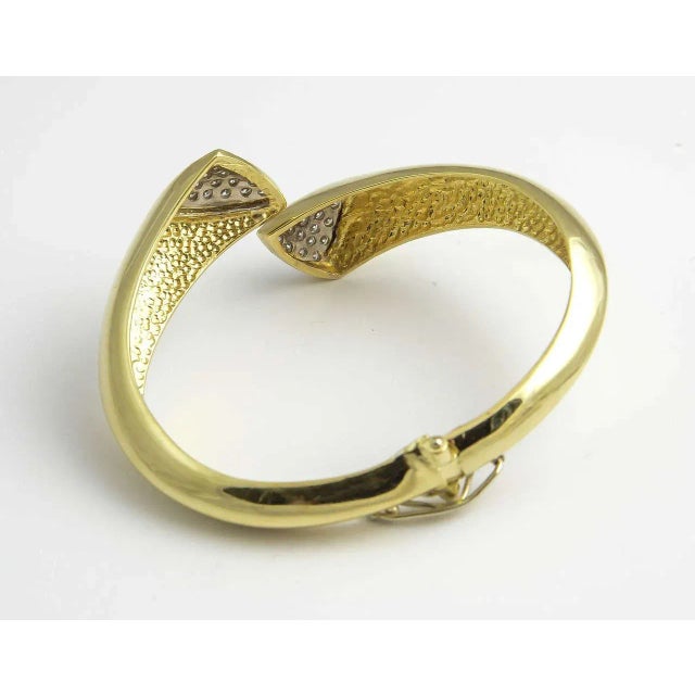 1970s Diamond Gold Bangle Bracelet For Sale In Miami - Image 6 of 9