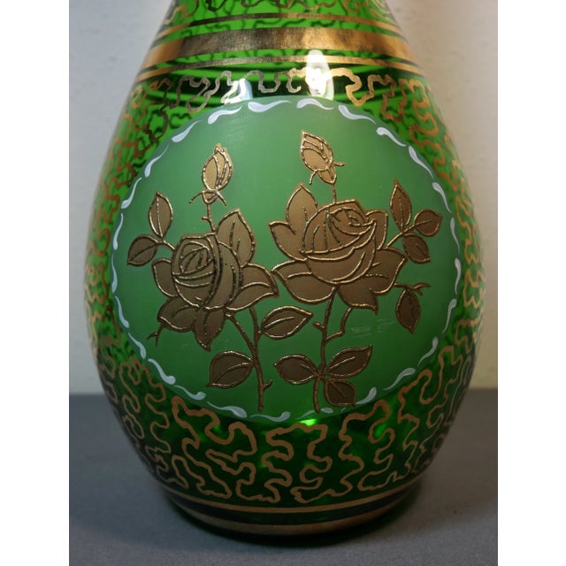 Mid 20th Century Vintage Mid 20th Century Bohemian Emerald Green Glass Wurmlinien Decorated Roses Floral Motif Decanter With Large Faceted Pointed Stopper For Sale - Image 5 of 10