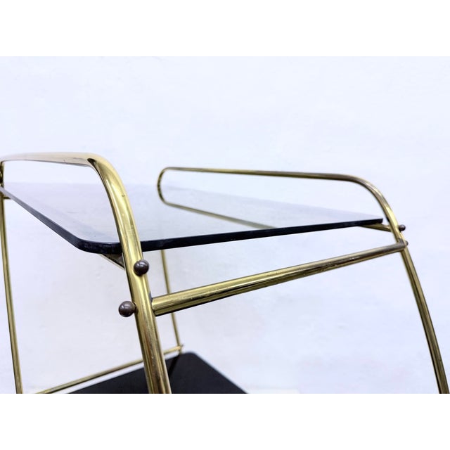 Streamline Bar Trolley in Brass and Glass, 1950s For Sale - Image 4 of 18