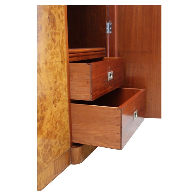 English Art Deco Blonde Walnut Triple Breakfront Wardrobe, 1930 For Sale - Image 9 of 14