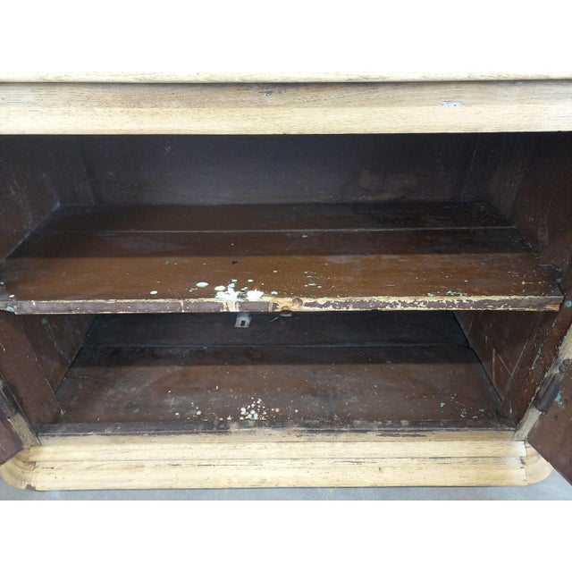 Louis XV Sideboard in Oak For Sale - Image 9 of 18