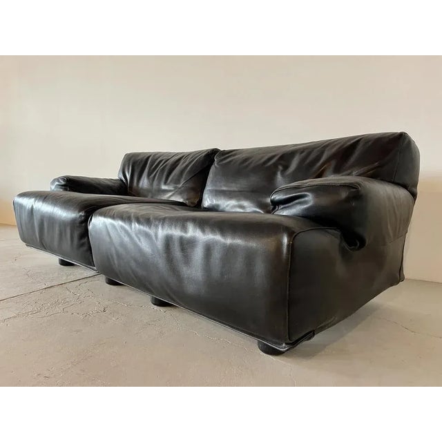 2-Seater Fiandra Sofa by Vico Magistretti for Cassina For Sale - Image 9 of 11