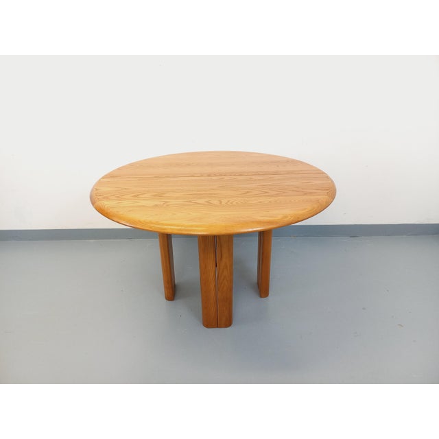Vintage Round Dining Table in Blond Elm with Extensions from Seltz, 1970s For Sale - Image 13 of 18