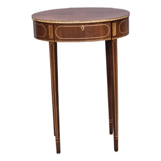 1990s Baker Colonial Williamsburg Federal Style Mahogany Oval Inlaid Side Table Rare For Sale