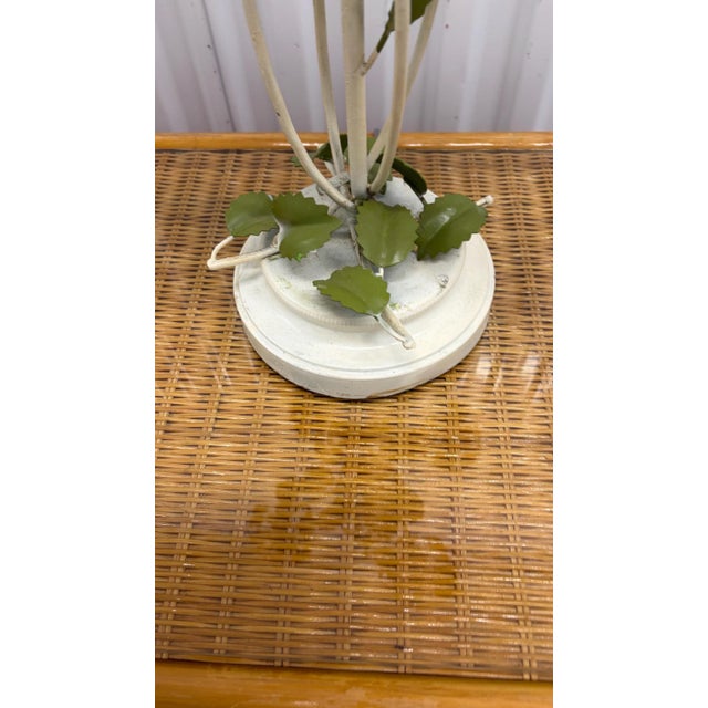 Italian 1960s Pair Pink Tole Hydrangea Lamps Newly Rewired For Sale - Image 3 of 4