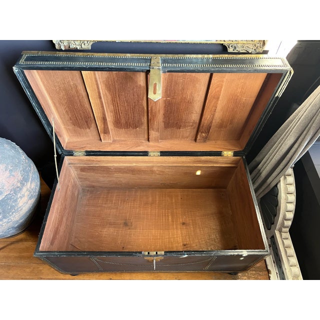 19th Century Vintage Trade Large Leather & Brass Trunk For Sale In San Francisco - Image 6 of 12