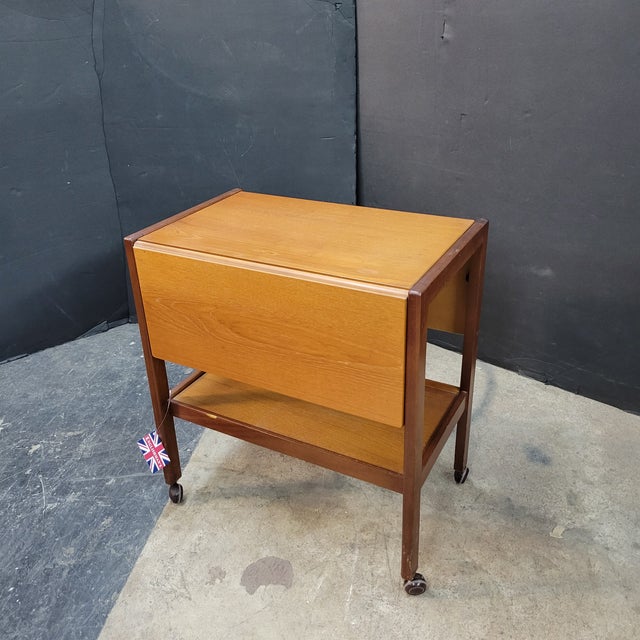 1960s English Tea Trolley With Lift Up Sides For Sale - Image 10 of 10