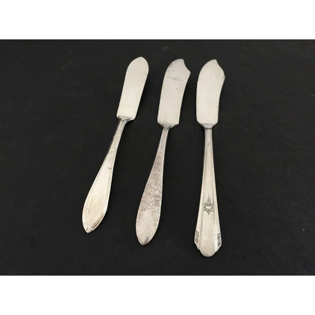 English Vintage Mismatched Silver Plate Master Butter Knives S/3 For Sale - Image 3 of 5