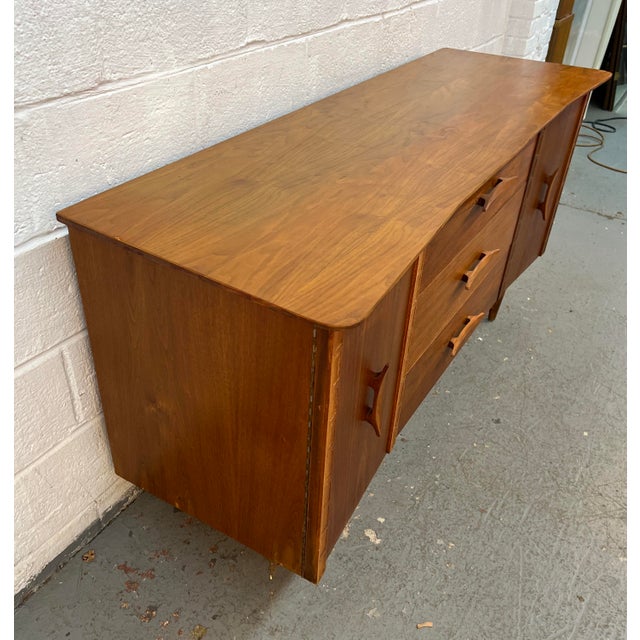 Wood Mid-Century Sculpted Walnut Credenza by Young Manufacturing, Attributed For Sale - Image 7 of 17