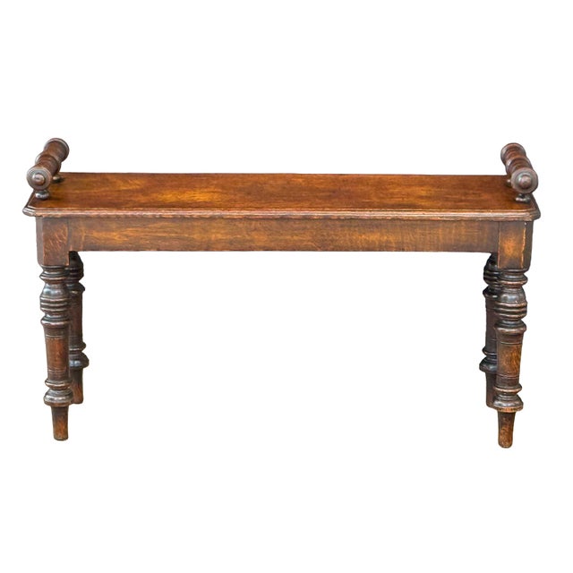 English Hall Bench or Window Seat of Patinated Oak From the 19th Century For Sale - Image 4 of 12